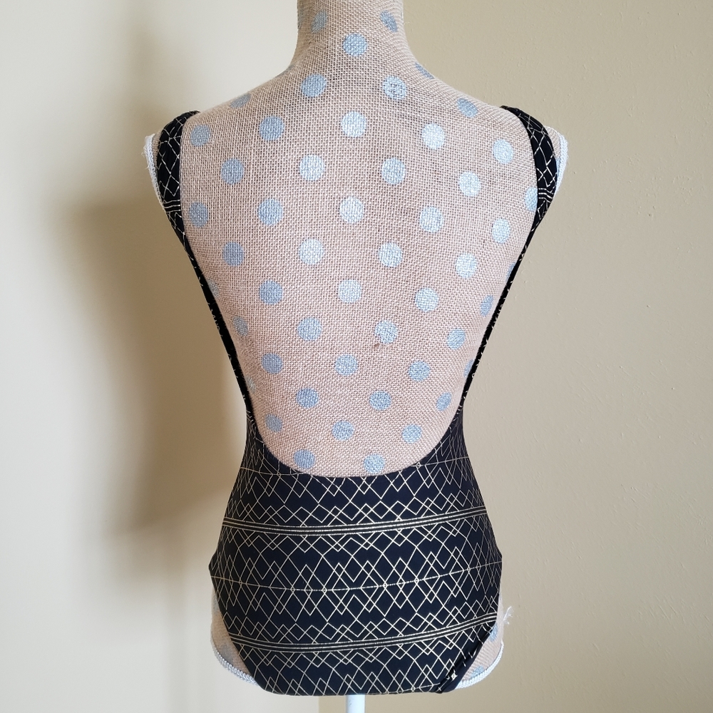 NWOT NipTuck Swim black gold geometric swim suit 4 - Picture 4 of 13